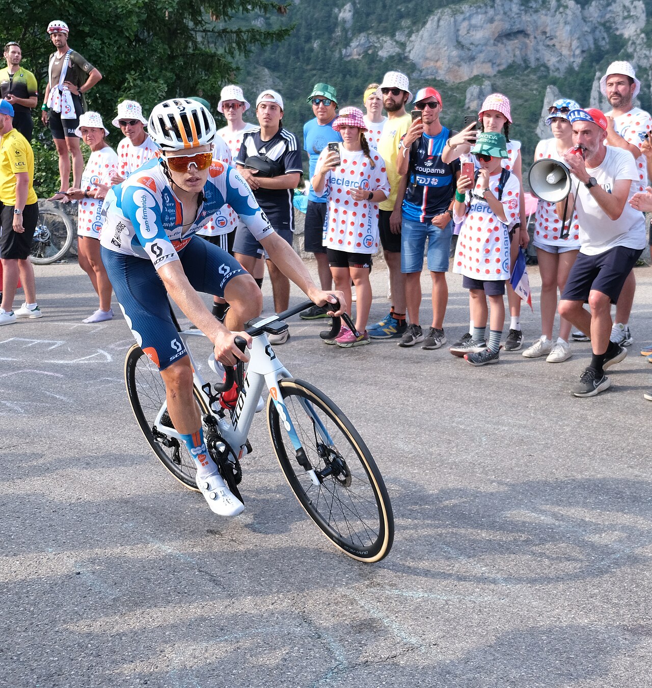Oscar Onley climbing the Col de la Couillole during the 2024 Tour de France